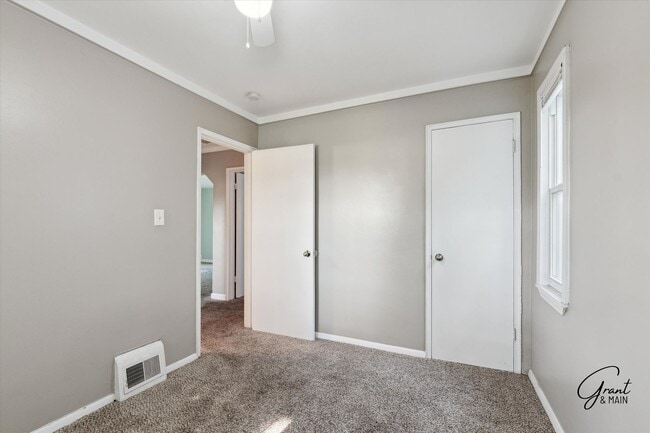 Building Photo - $1400 3 bedroom bungalow