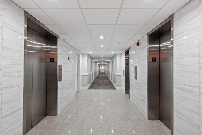 Building Photo - 3700 Galt Ocean Dr