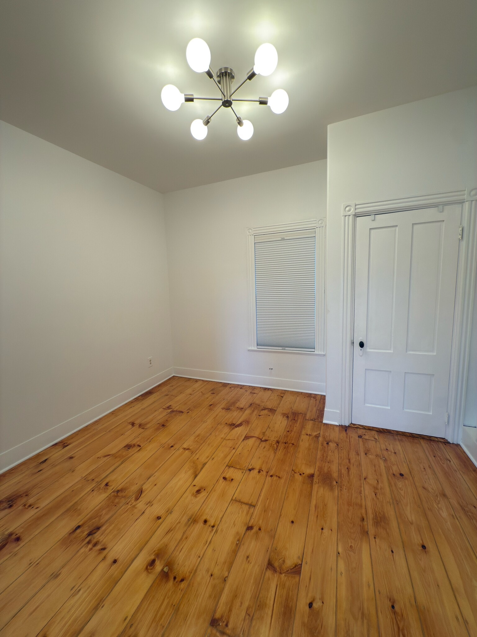 Building Photo - 1058 Forest Ave