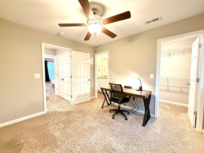 Building Photo - 925 Woody Hills Dr - Furnished Rental