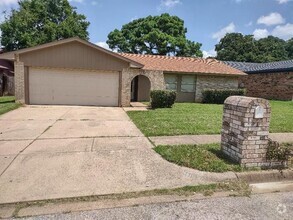 Building Photo - 7605 Castillo Rd