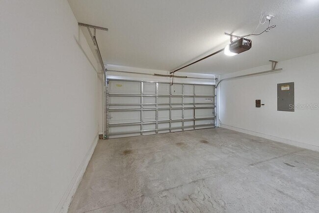 Building Photo - 4445 SW 85 Ln