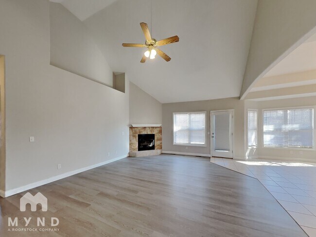 Building Photo - 5622 N 11th Ave