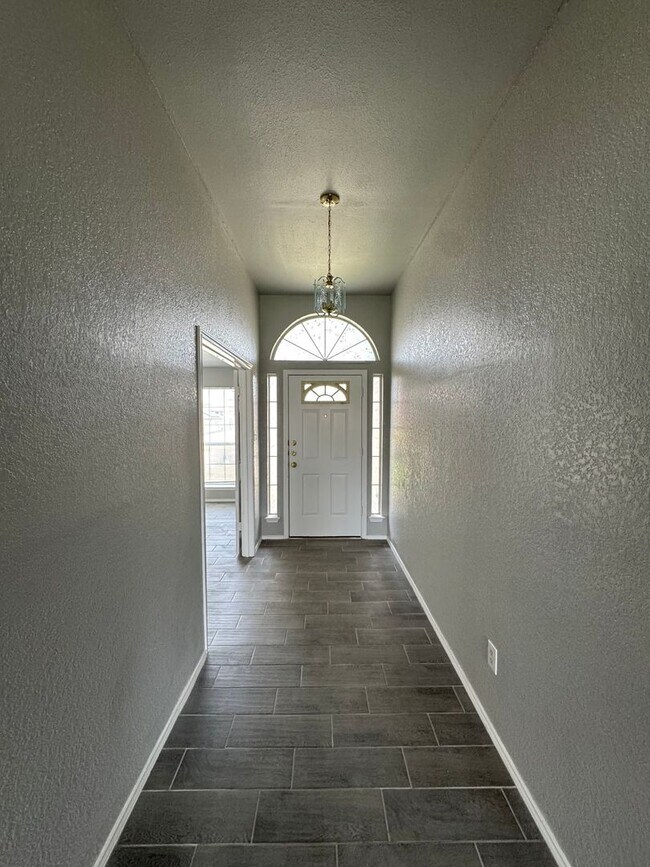 Building Photo - Remodeled 3 Bedroom Plus Bonus Room - Coming Soon