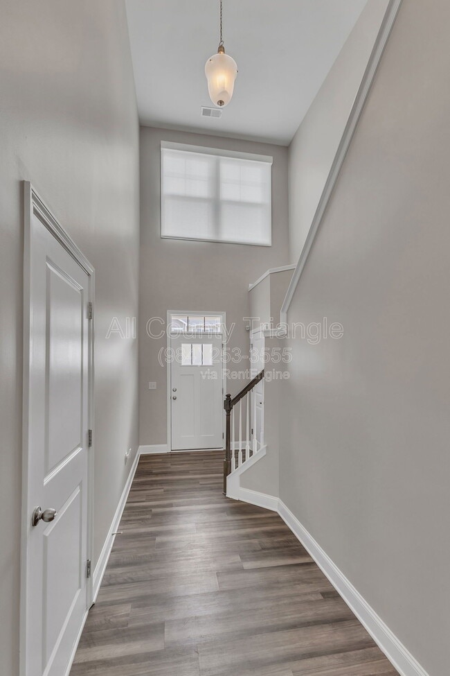 Building Photo - 1121 Latitude Dr