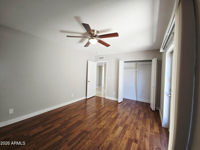 Building Photo - 5132 W Las Palmaritas Dr