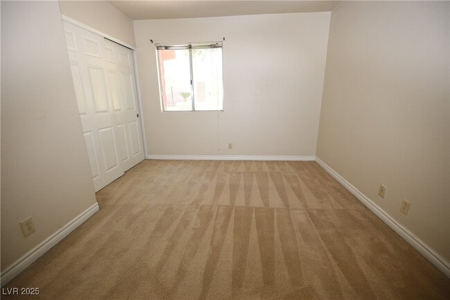 Building Photo - 5081 River Glen Dr