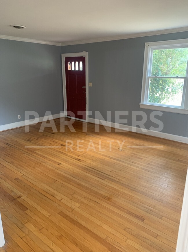 Building Photo - 3283 Gilmer Ave