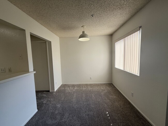 Building Photo - Centrally Located Las Palmas Upstairs Cond...