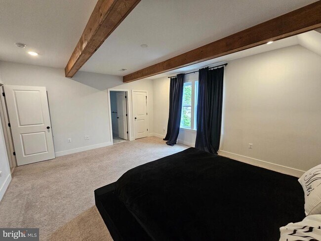 Building Photo - 470 Waterfords Edge Ct