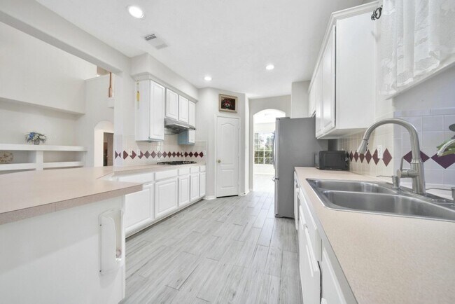 Building Photo - 522 Jay's Ln