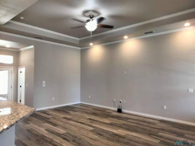 Building Photo - 621 Providence Cir
