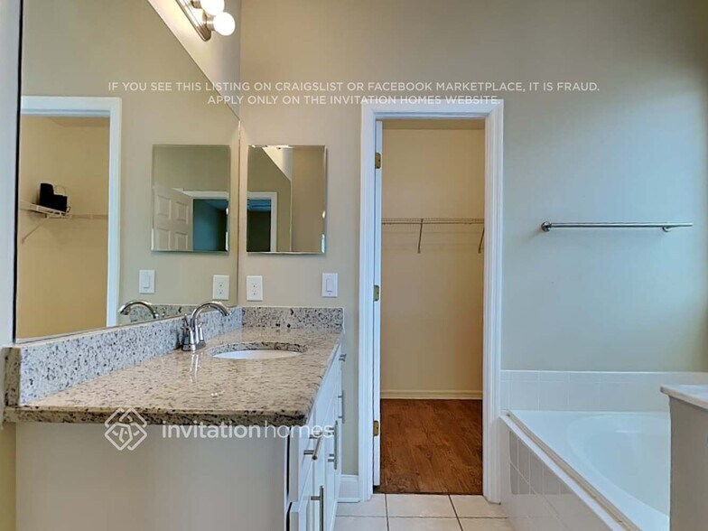 Building Photo - 4150 Caparosa Cir