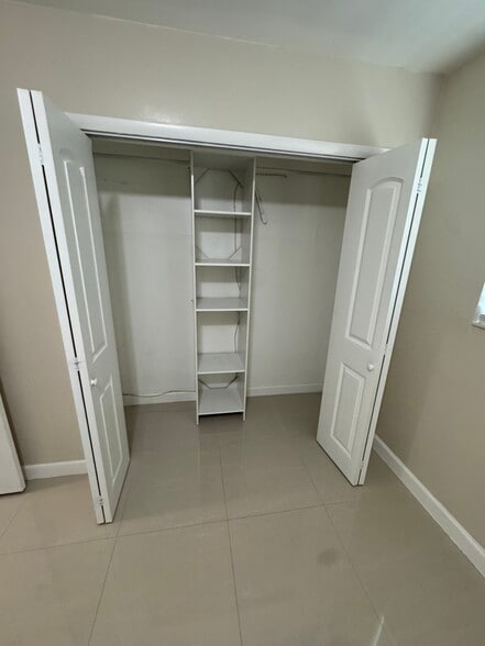 Bedroom 3 closet - 4308 Harrison St