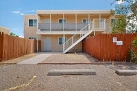 Building Photo - 225 Hanosh Ct SE