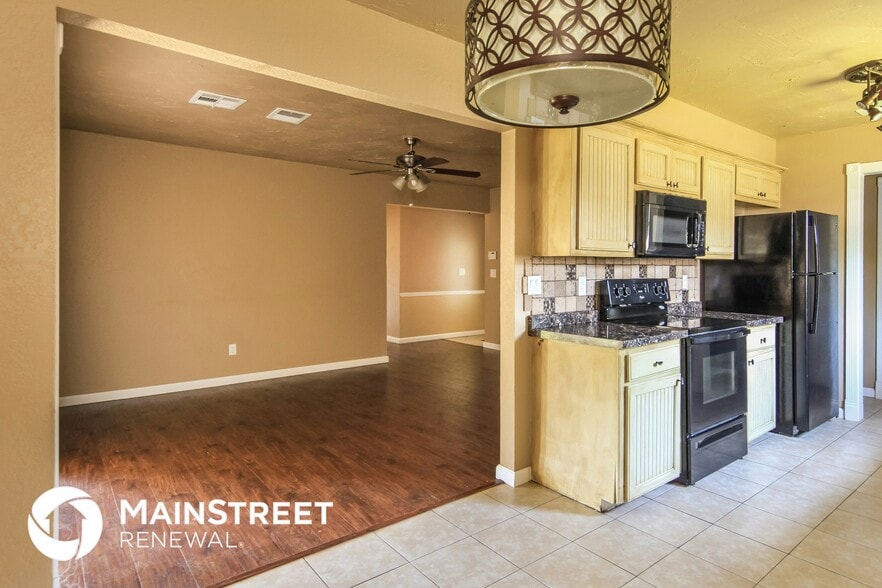 Building Photo - 1721 SE 8th St