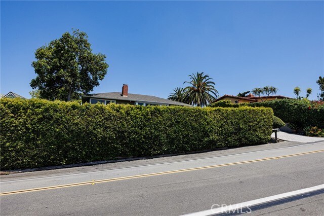 Building Photo - 1840 Temple Hills Dr