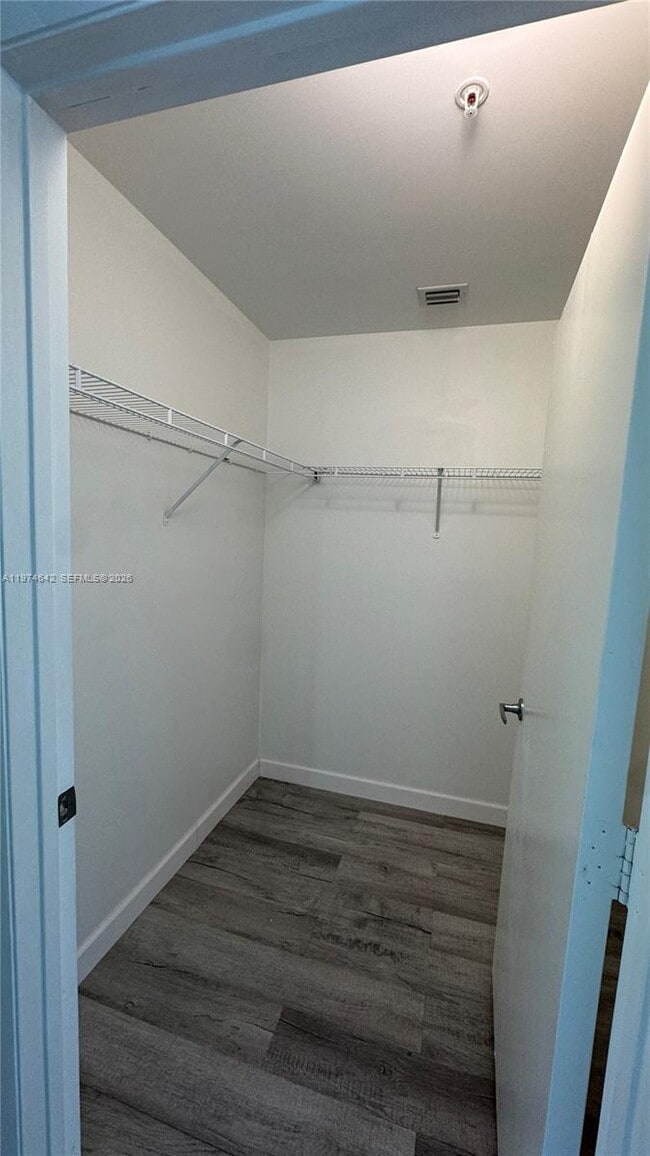 Building Photo - 1900 N Bayshore Dr