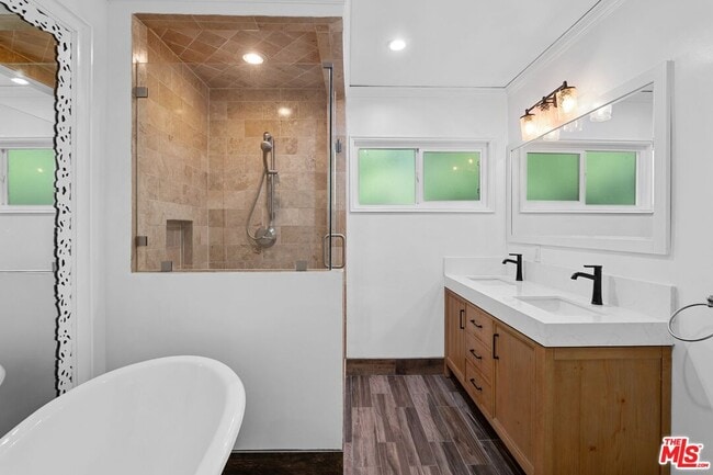 Building Photo - 15543 Del Gado Dr