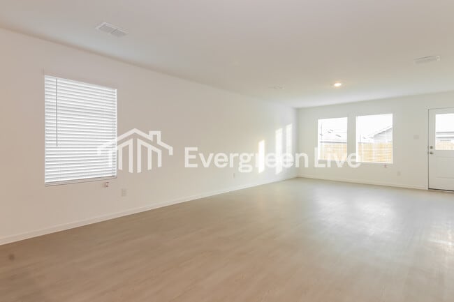 Building Photo - 1030 Raintree Rd