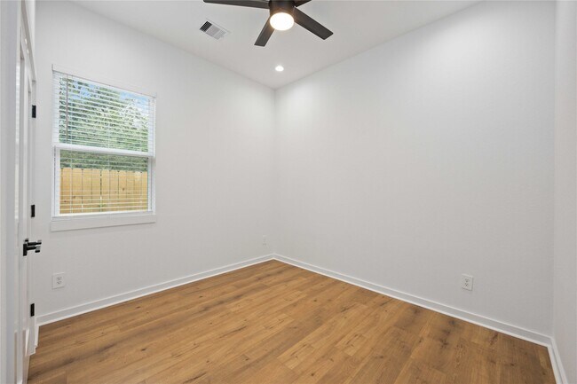 Building Photo - 7315 Eisenhower Rd