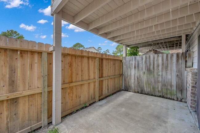 Building Photo - 16906 Timberwork Rd