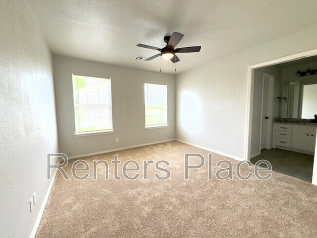 Building Photo - 3607 W Beech