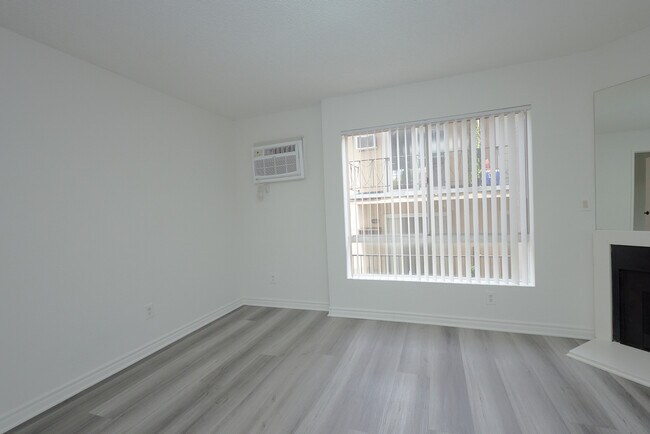 Building Photo - 1632 N Formosa Ave