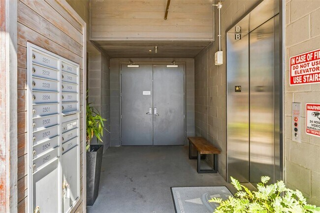 Building Photo - 5921 Hiline Rd