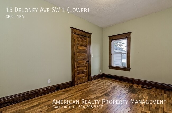 Building Photo - 15 Deloney Ave SW