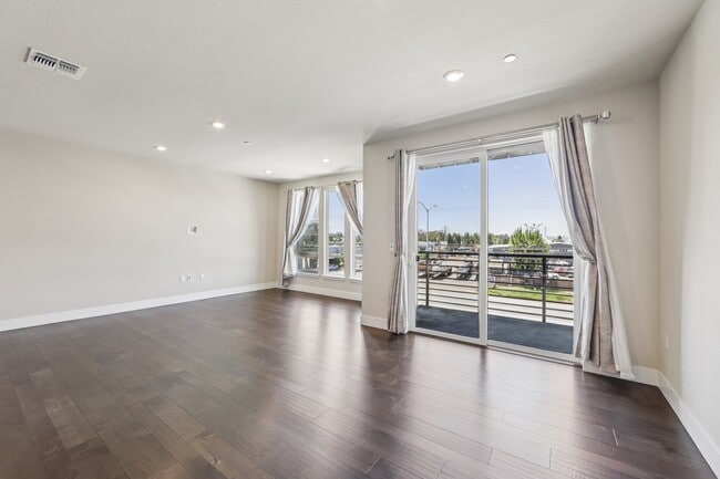 Building Photo - GBlvd