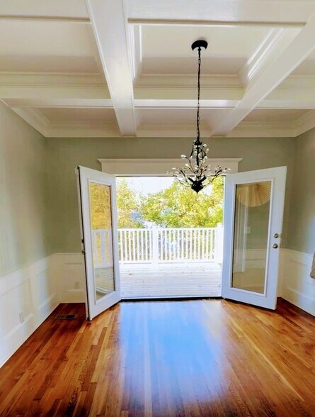 Building Photo - 7818 6th Ave S