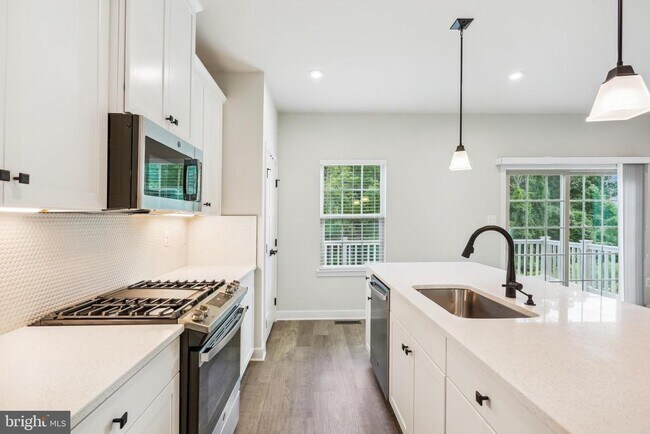 Building Photo - 19753 Grn Vlg Dr