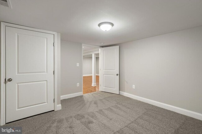 Building Photo - 1516 Cedarwood Dr