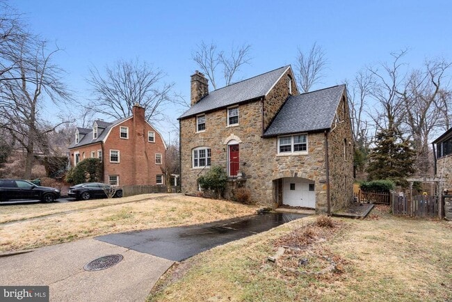 Building Photo - 3209 19th Rd N