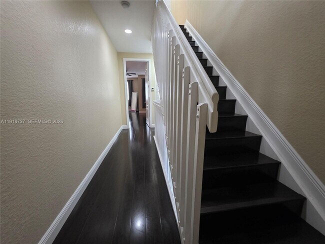 Building Photo - 2612 SW 81st Terrace