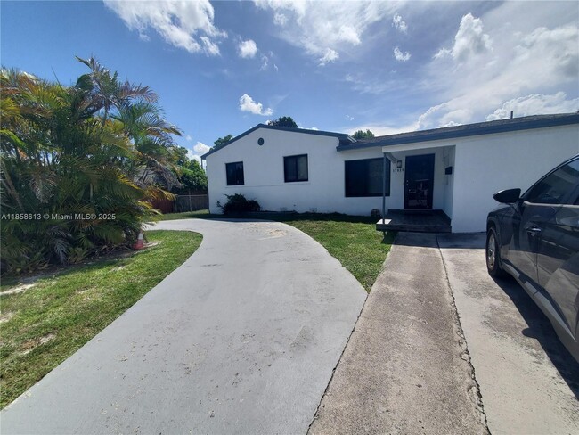 Primary Photo - 17620 NE 8th Pl