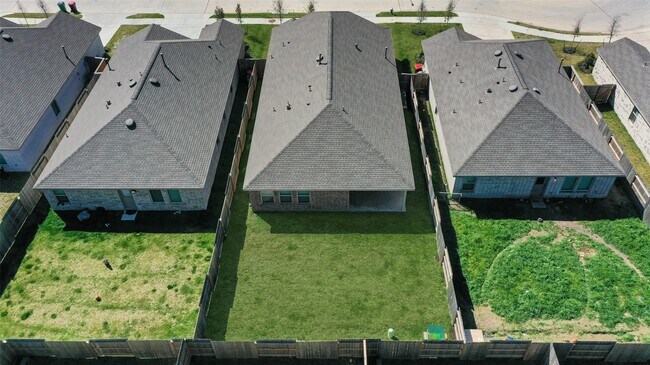 Building Photo - 27138 Breakaway Ln