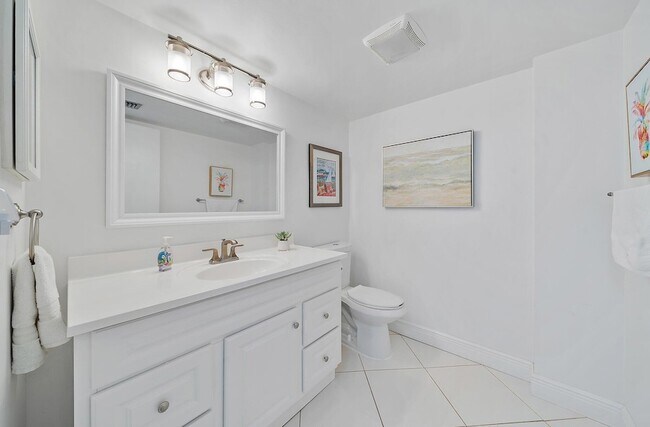 Building Photo - 353 S US Hwy 1