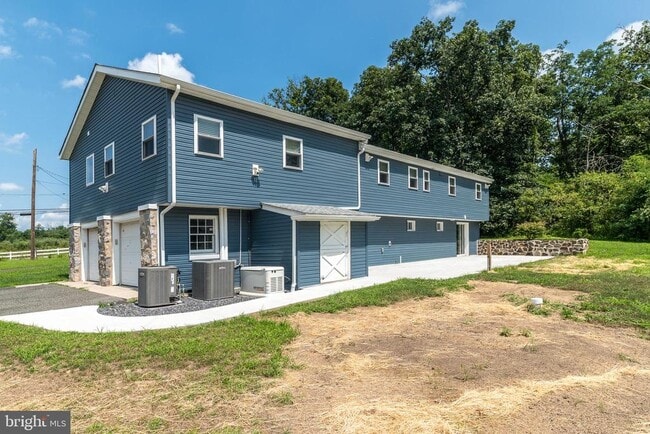 Building Photo - 402 Layfield Rd