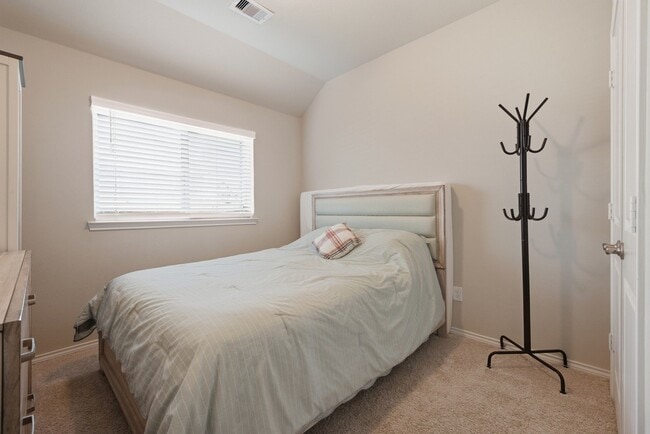 Building Photo - 32080 August Woods Wy