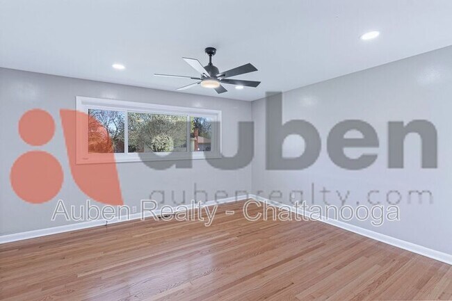 Building Photo - 4430 Lilac Ln