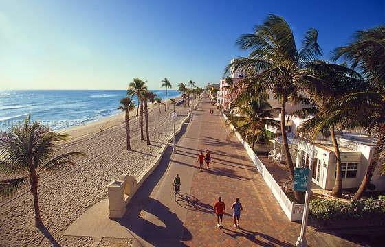 Building Photo - 2447 Wilson St