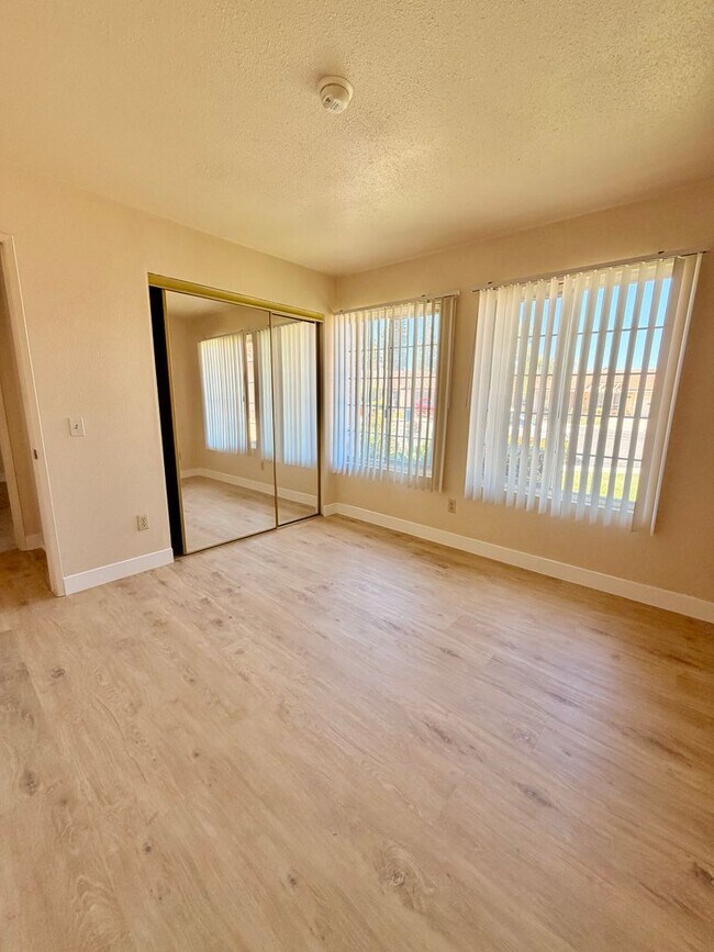 Building Photo - 228 Eagleview Pl