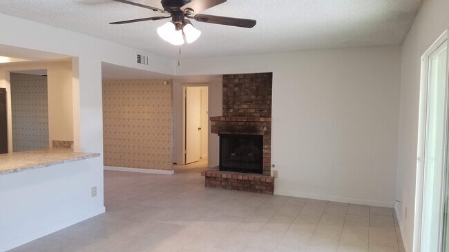 Building Photo - 5602 N 46th Dr