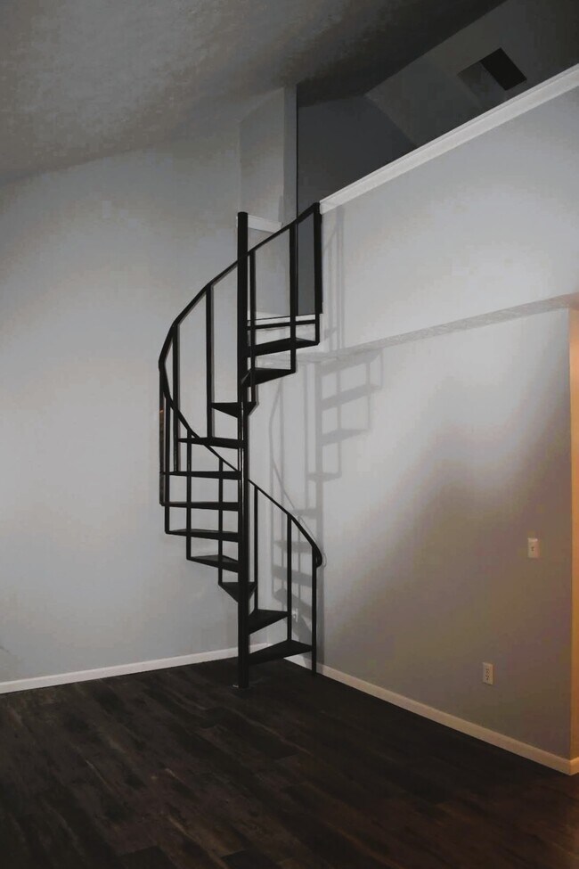 Building Photo - Woodlands