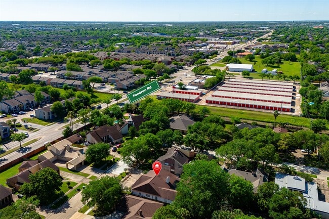 Building Photo - 11906 Pepperdine Ln