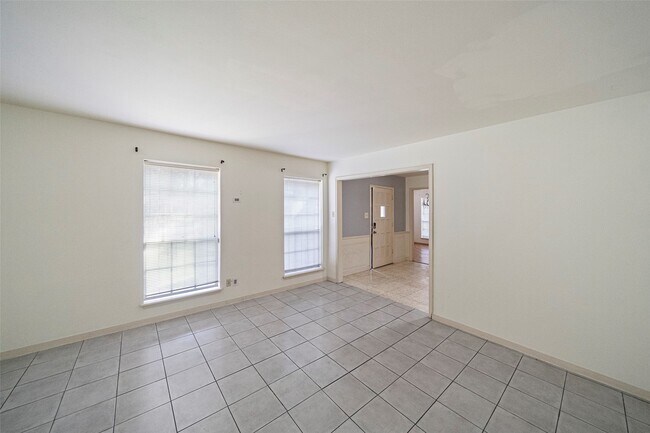 Building Photo - 1115 Pear Tree Ln