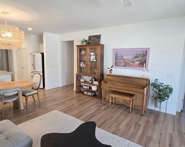 Building Photo - 4-bedroom + Den, 3-bath home in The Preserve at San Tan