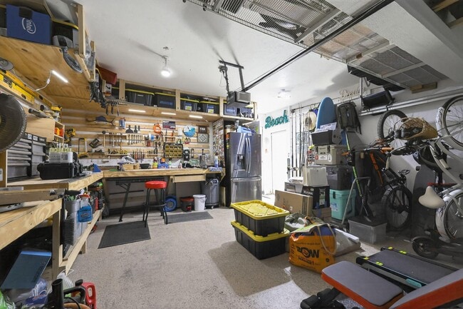 Building Photo - 976 SW 11th St